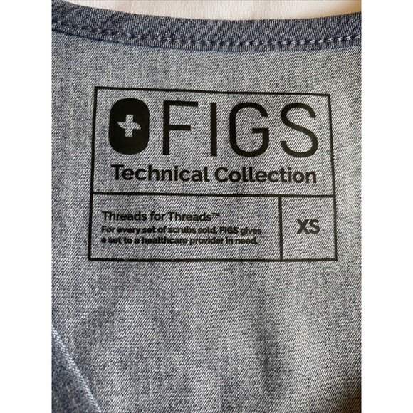 Figs Technical Collection Casma 3 Pocket Scrub Top Chambray Blue Women XS V-Neck - Picture 3 of 11